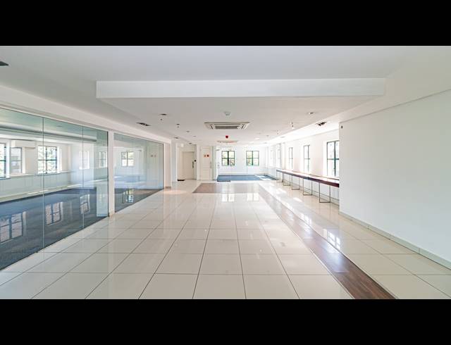 1,928M² OFFICE TO LET IN HYDE PARK